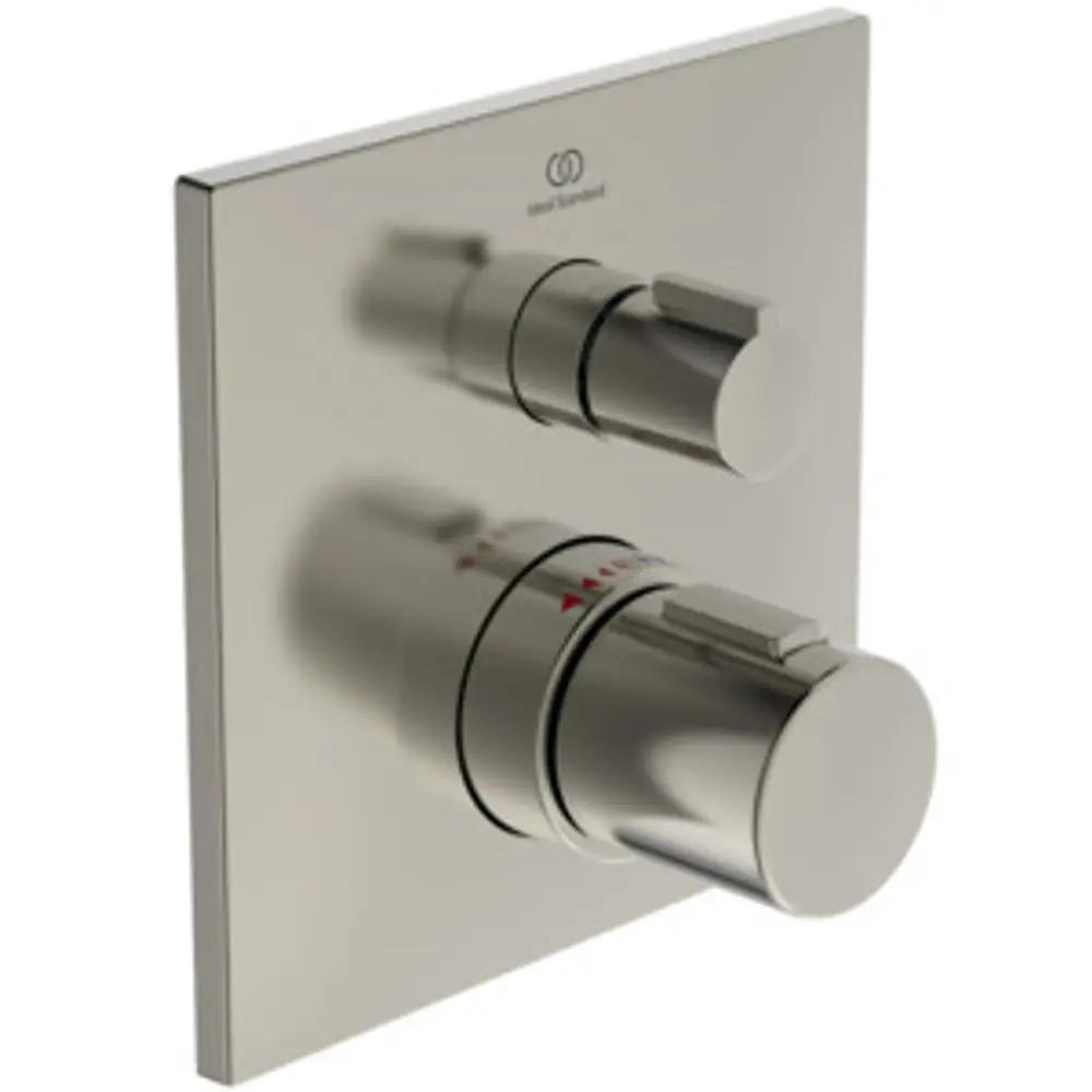 Einzelthermostat von Ideal Standard mit zwei verstellbaren Reglern auf einer quadratischen Metallplatte, geeignet für Wandmontage.